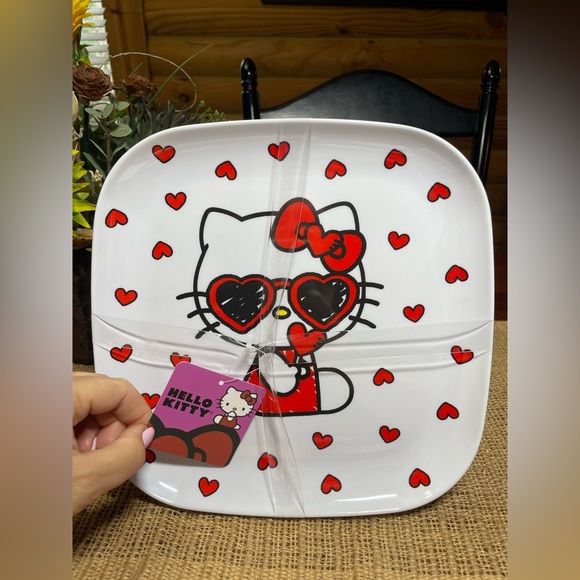 Set Hello Kitty Luncheon Plates - Picture 2 of 2